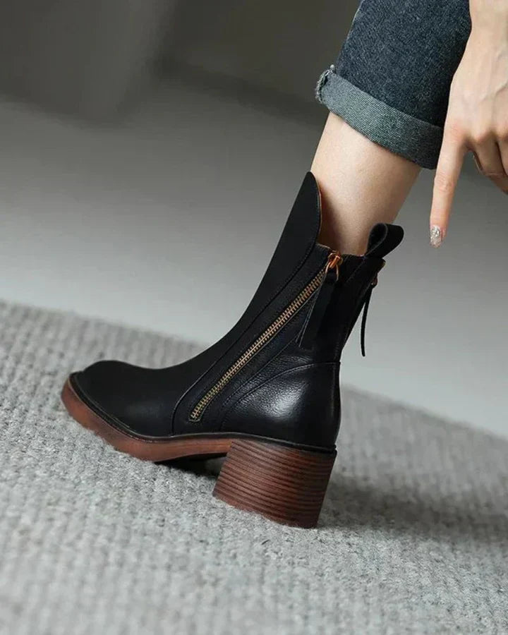 Valorine™ | Bota de piel negra con tacón cómodo, elegante y atemporal